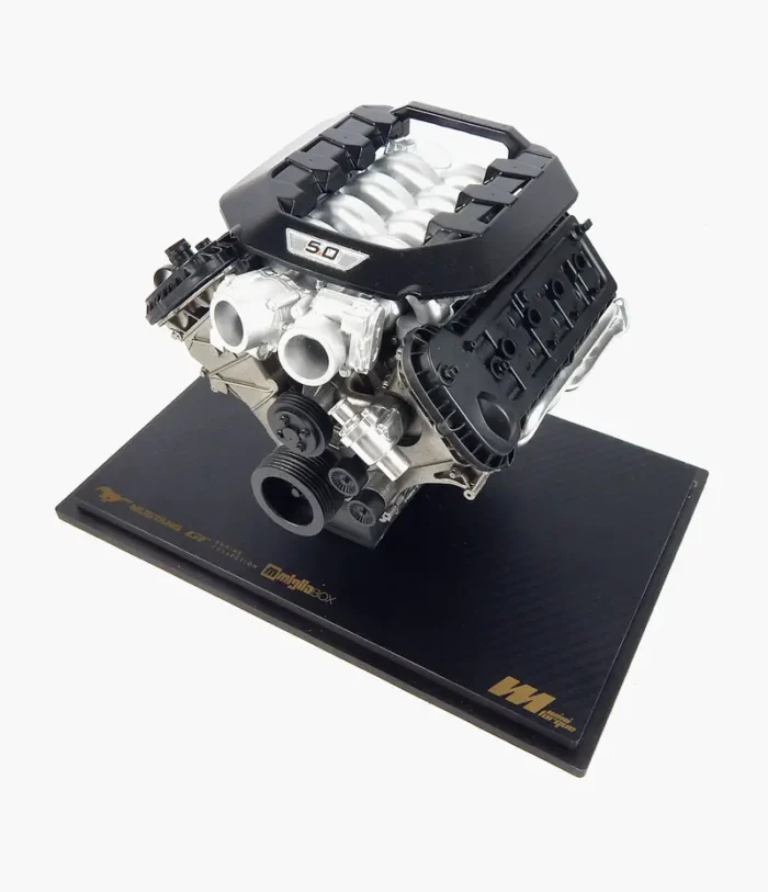 Miniatura Motor Ford Mustang GT Performance Escala 1:5 Com Expositor Acrílico - Imagem 2