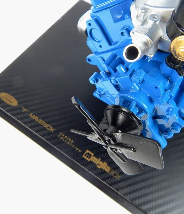 Miniatura Motor Maverick V8 1:5 Com Expositor Acrílico - Imagem 6