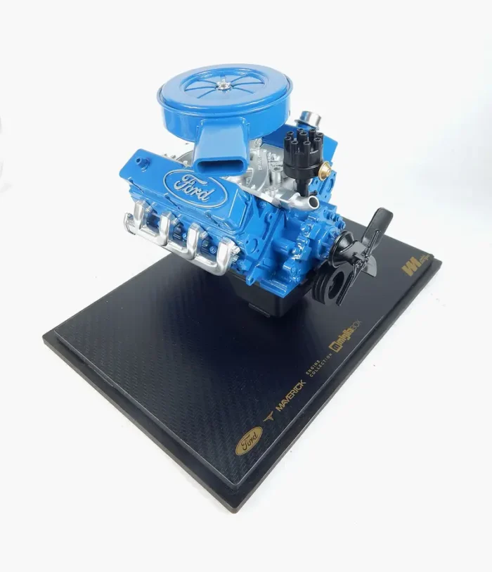 Miniatura Motor Maverick V8 1:5 Com Expositor Acrílico - Imagem 3