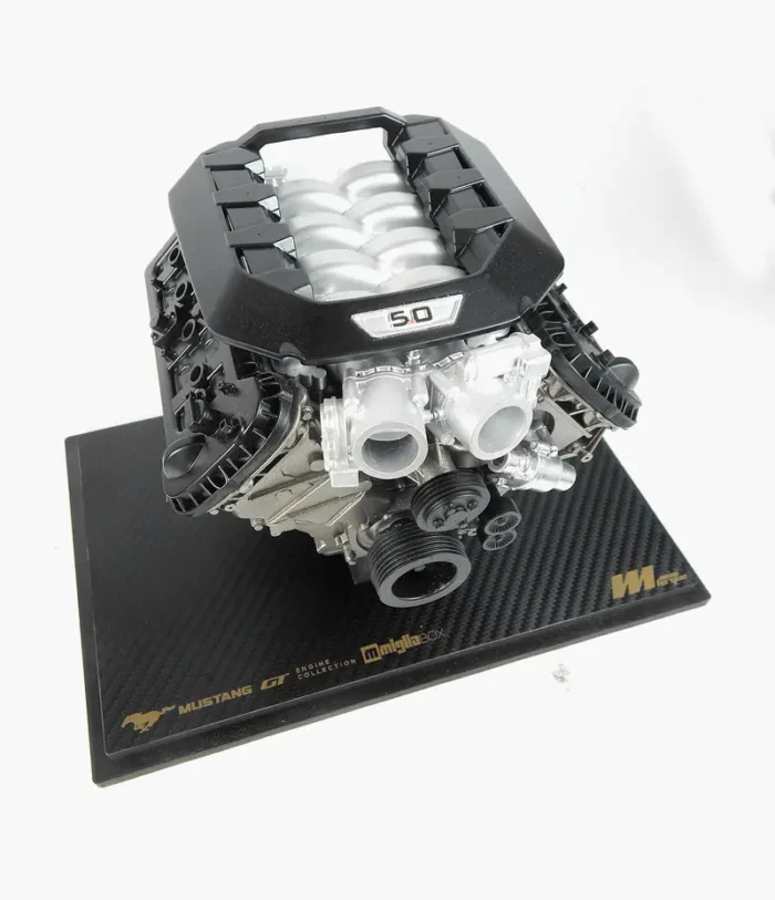 Miniatura Motor Ford Mustang GT Performance Escala 1:5 Com Expositor Acrílico